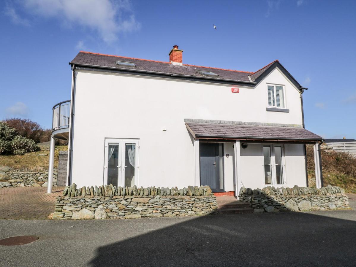 Bay View Villa Holyhead Exterior photo