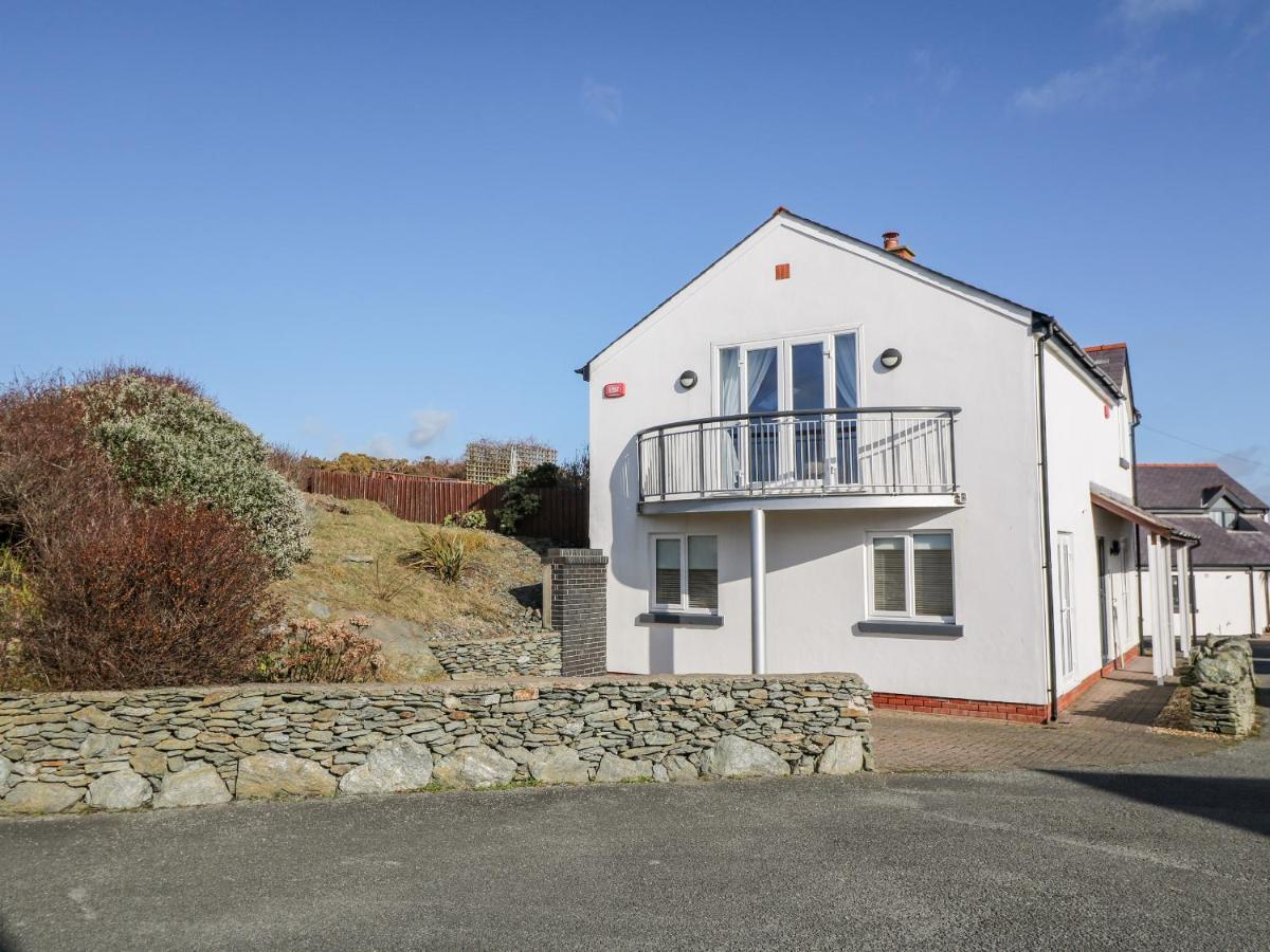 Bay View Villa Holyhead Exterior photo