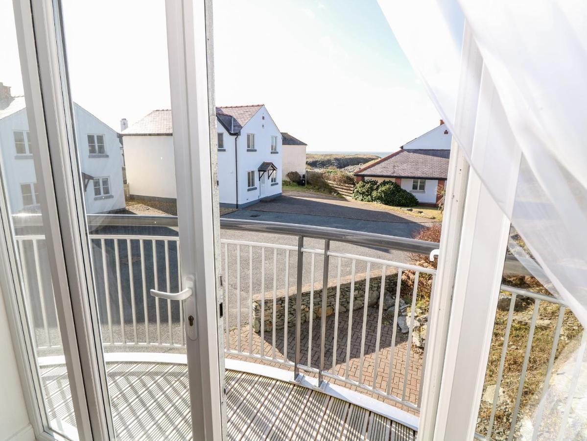 Bay View Villa Holyhead Exterior photo